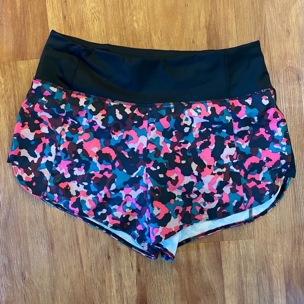 ATHLETA printed running free short 3.5”